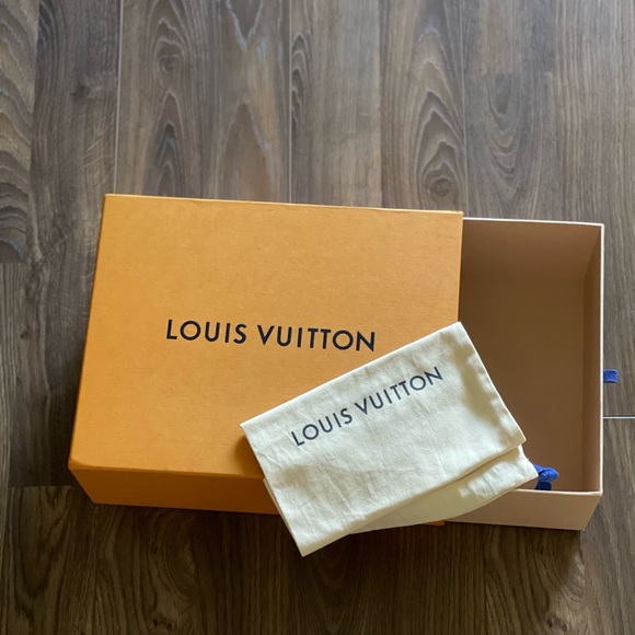 Louis Vuitton box & dust bag